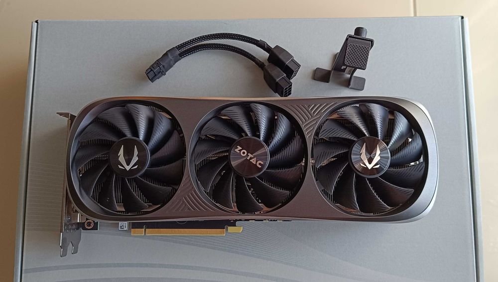 ZOTAC RTX 4070 Ti Trinity 12 Gb.