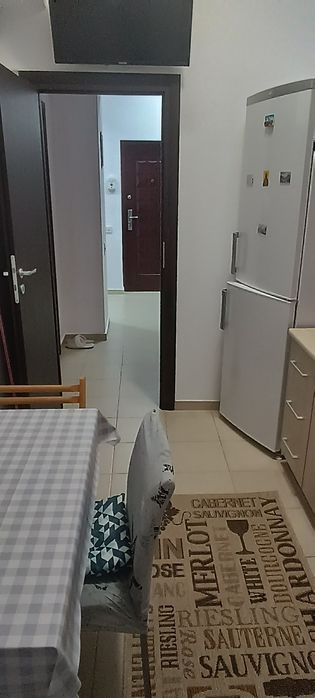 Garsoniera de închiriat.