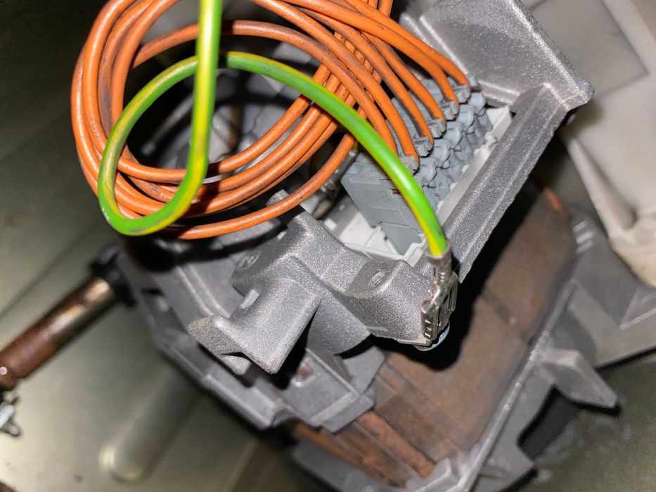 Двигатель от стиральной машины Bosch wlf20171ce