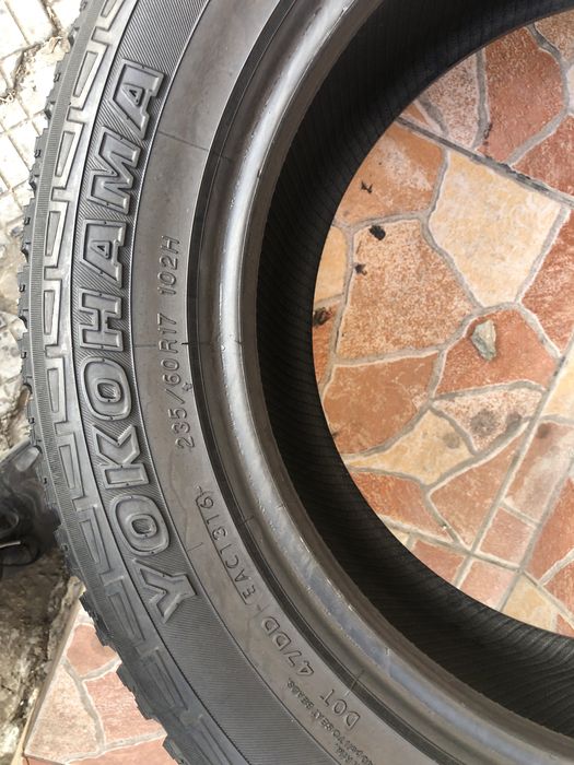 235 60 17 Yokohama de iarna