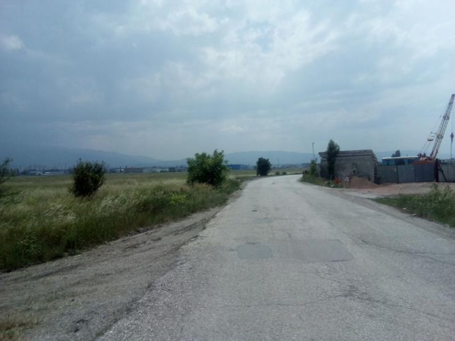 Продава се Парцел в с. Волуяк, Област София-град - 10000 кв.м за 75 €/кв.м - Снимка #2