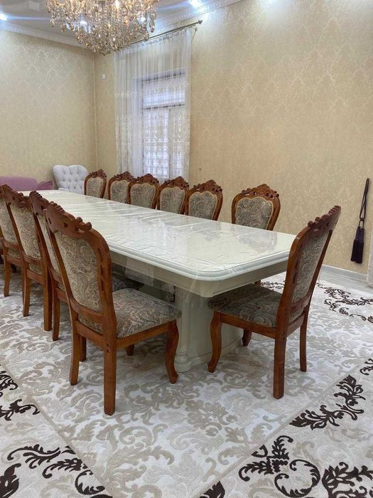 Продам НОВЫЙ СТОЛ и Стулья из чистого дерева. НОВЫЙ