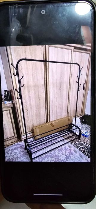 Gardirob kiyim ilish uchun.