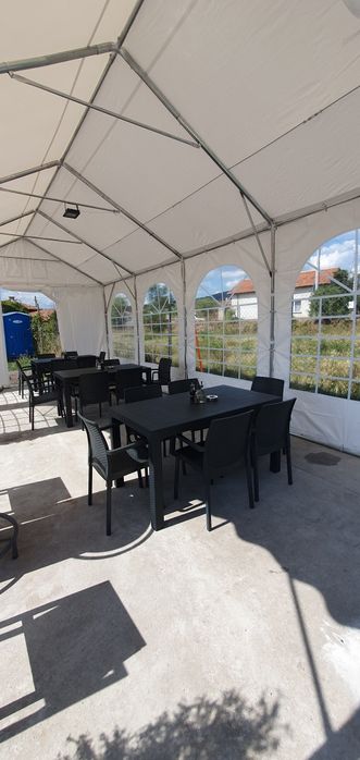 Голяма шатра палатка разглобена