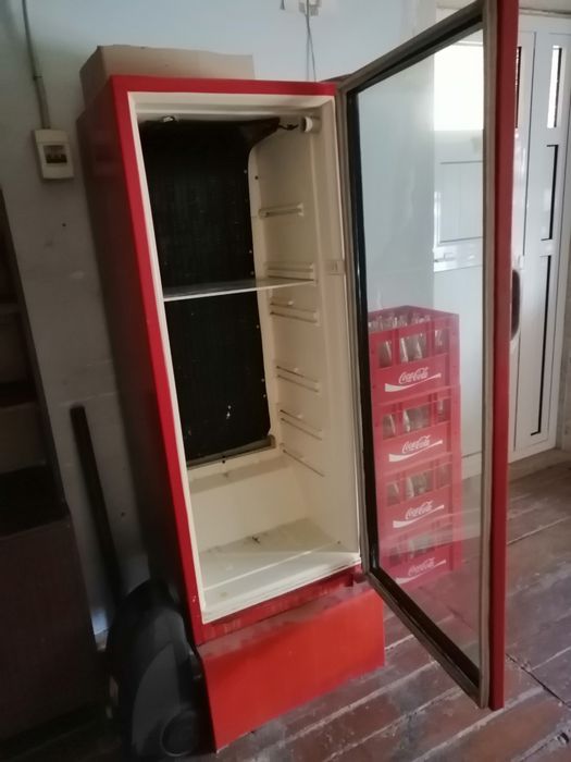 Холодилник ветрина