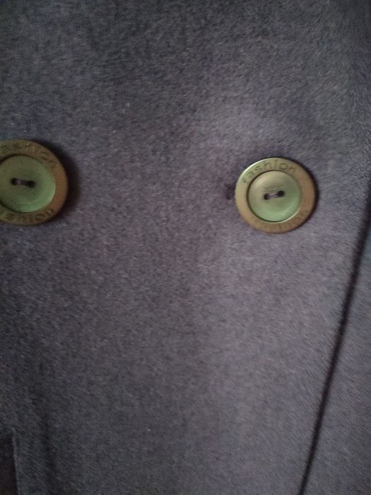 Продам демисезонное пальто