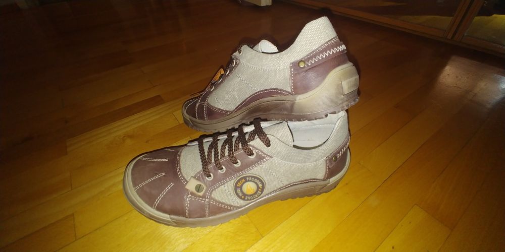 Нови обувки, номер 35