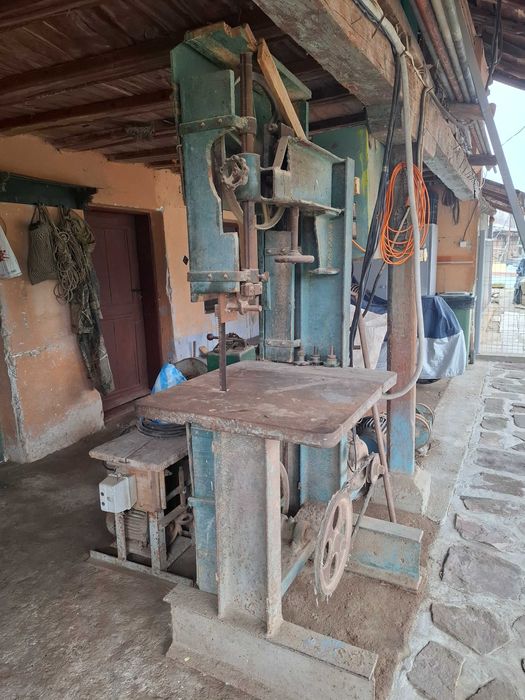 Продавам дървообработващи машини