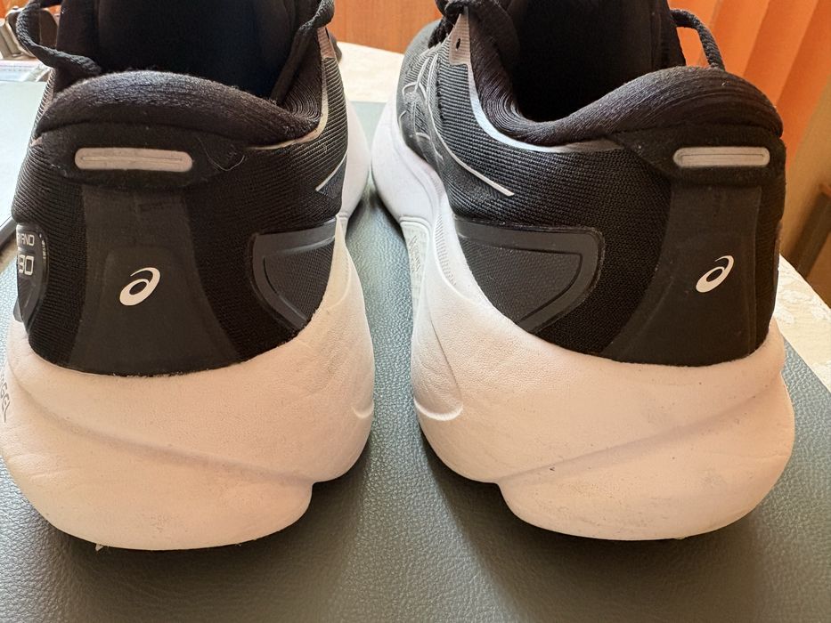 Продавам ASICS Gel-Kayano 30