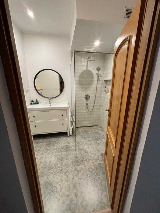 Casa de vanzare cu vedere spre Muntii Retezat
