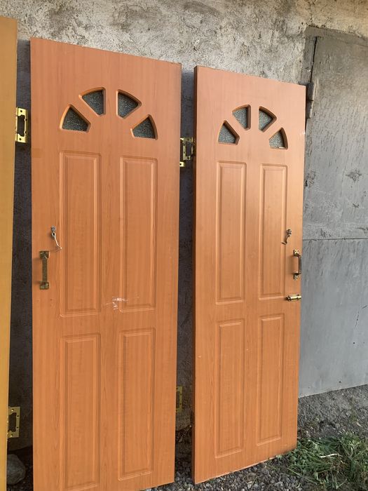 Продам срочно двери