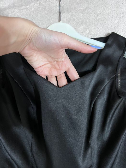 Rochie croită manual