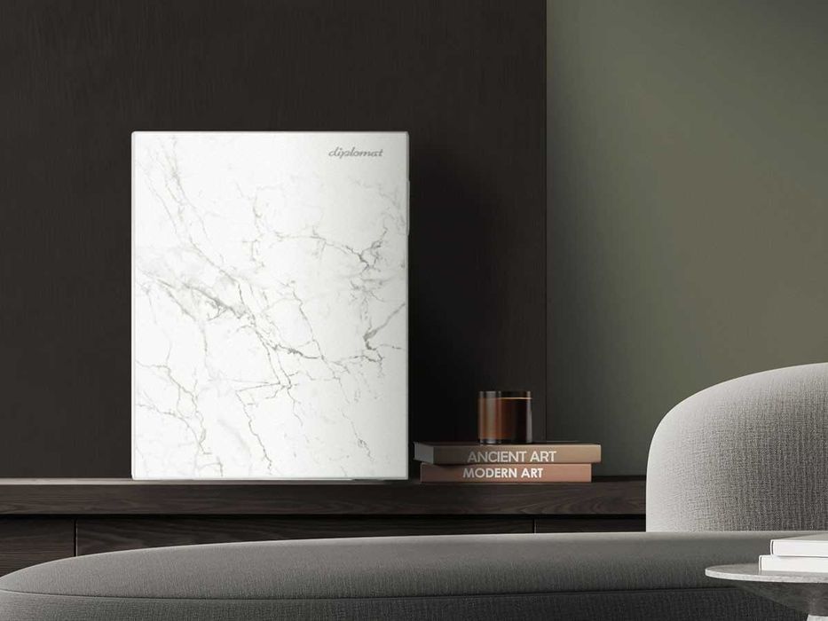 Mini muzlatgichlariga o'xshash dizayndagi seyf Diplomat. Сейф Diplomat