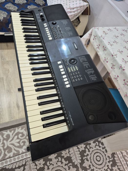 Синтезатор ЯМАХА Е423