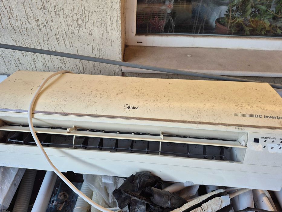 Климатик Midea за части или ремонт!Работи!