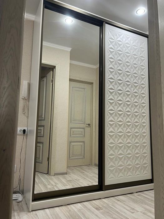 Продам шкаф купе в  идеальном состоянии,делали на заказ.