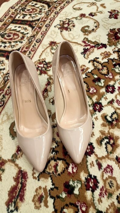 Продам лакированные туфли