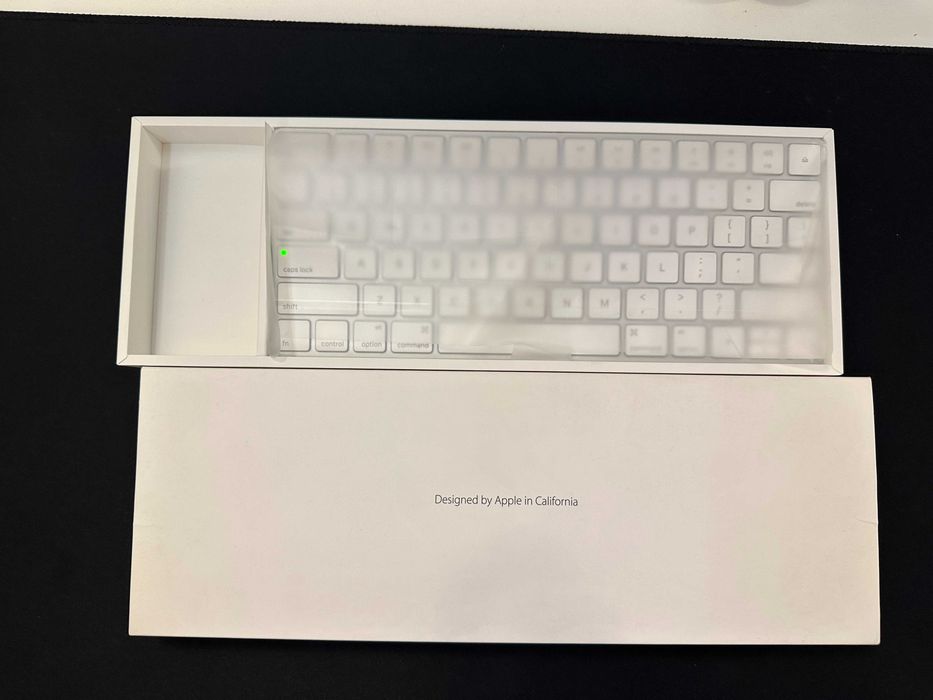 Apple Magic Keyboard (Lightning) как новая