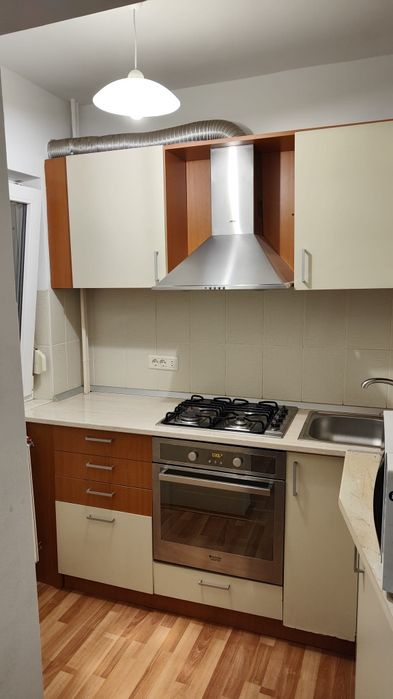 Dau in chirie garsoniera etaj 1 str Sovata.