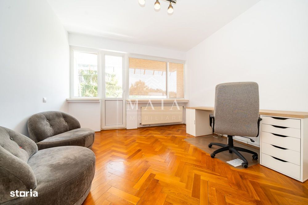 Apartament 3 camere decomandate, etaj 3, cartierul Strand