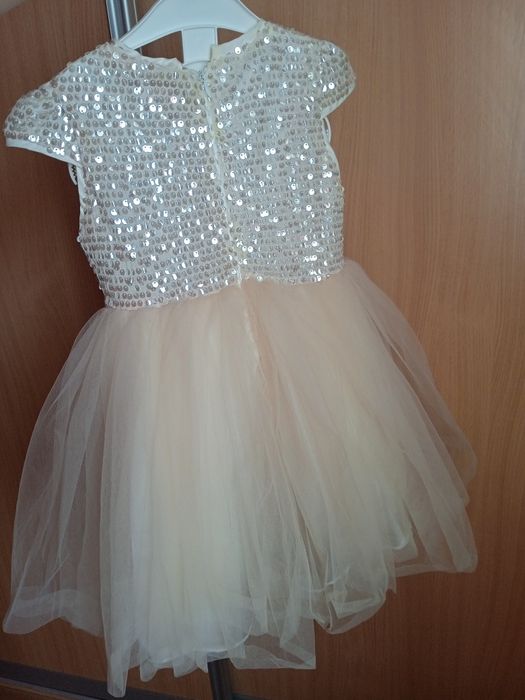 Платья новые фирменные