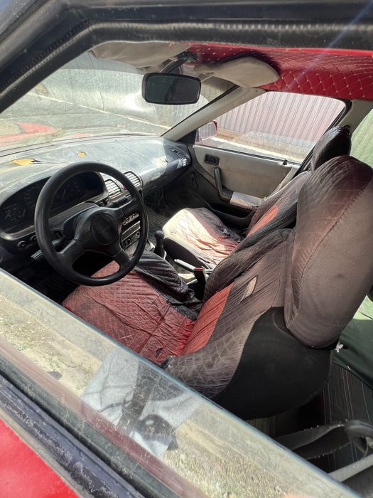 Mazda 323F BG.  требует ремонта