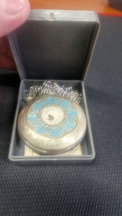 В продаже карманные часы Молния.