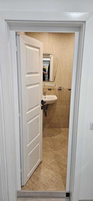 Дава се под наем Двустаен апартамент в Бургас, Славейков - 70 кв.м за 765 € - Снимка #3