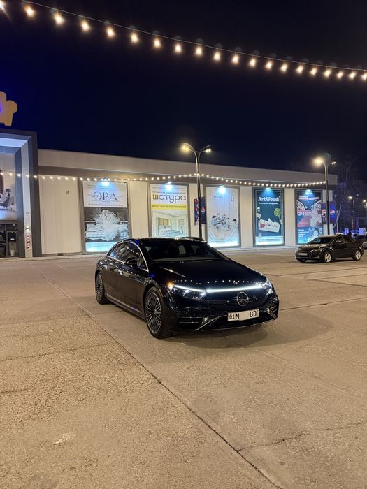 Mersedes benz EQS 450+