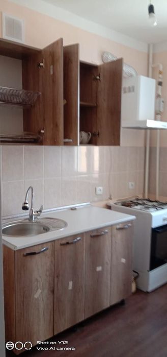 Ободда 2019 йил салинган 4 домда 3 этаж 3 хонали жой сатилади.