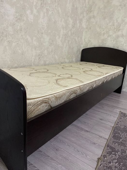 Продам кровать б/у