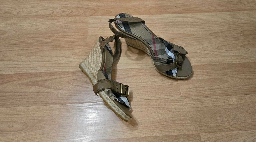 Burberry 40 номер-дамски сандали