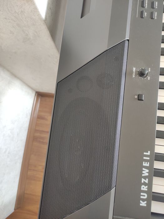 Синтезатор, пианино новый