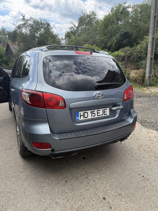 Vand sau Schimb Hyundai santa fe 2007 2.2 disel acte valabile fiscal pe loc Schimb in special cu atv tractor utilaje agricole și ofer diferență