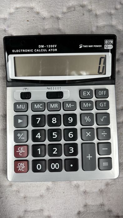 Калкулатор -12 цифри