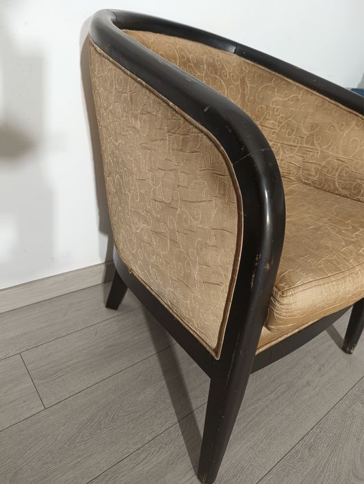 Fotoliu Vintage din Lemn; Scaun cu Brațe tip Scoică