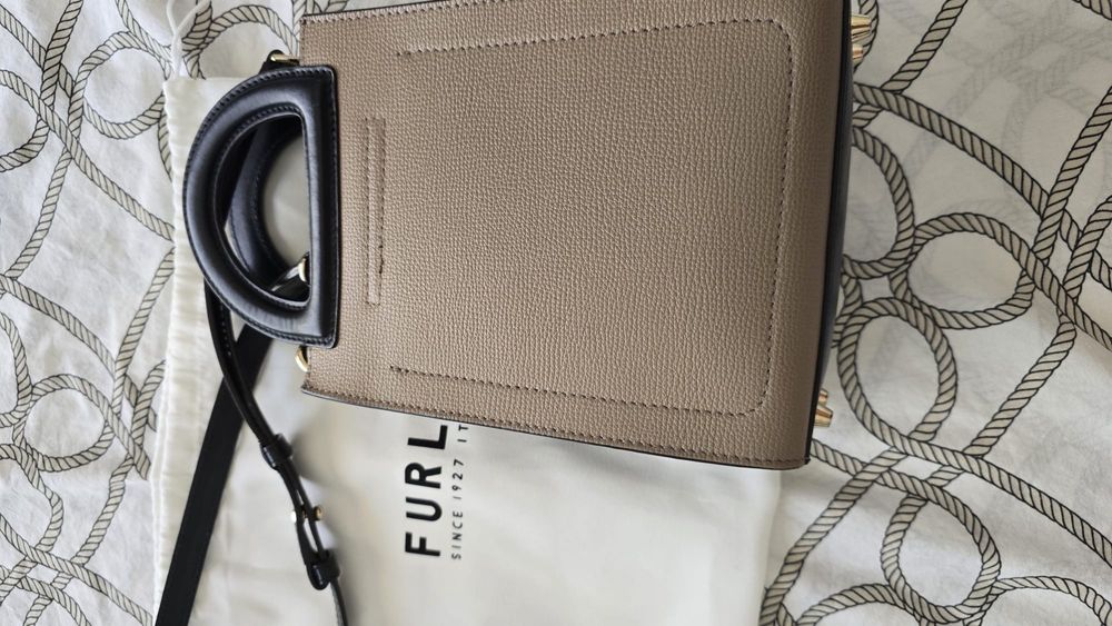 Чанта Furla в бежово и черно
