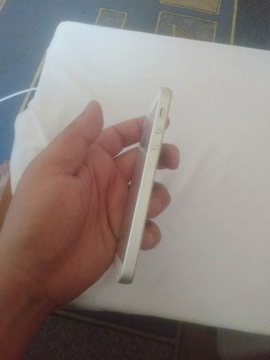 Айфон 5с сатылады