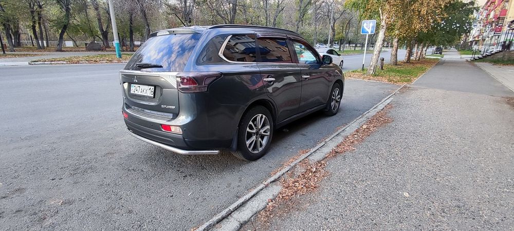 Mitsubishi outlander 3