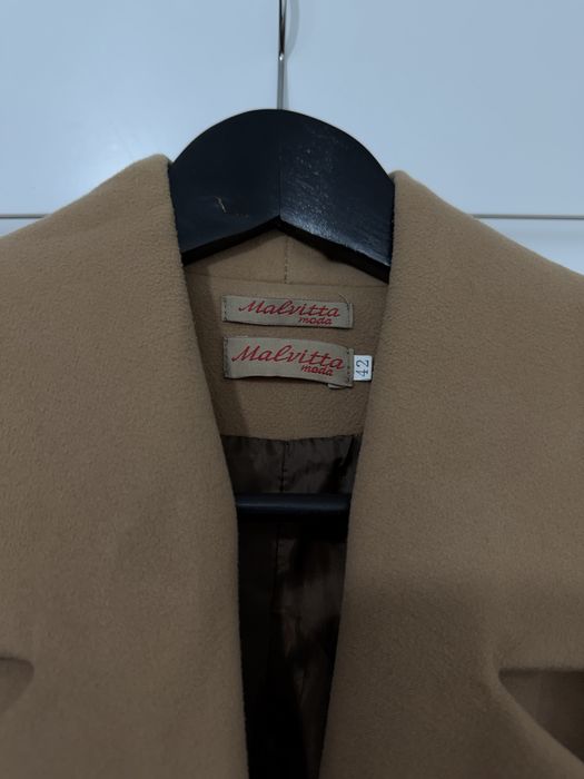 женское пальто бежевое