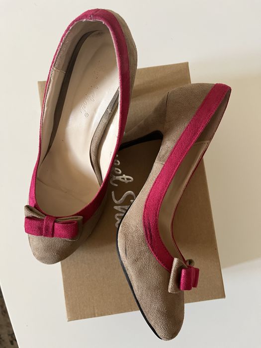 Обувки - сандали, официални с тънко токче, боти