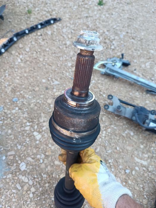 полуоска предна за Киа Соренто / Kia Sorento 2,5Д до 09г.