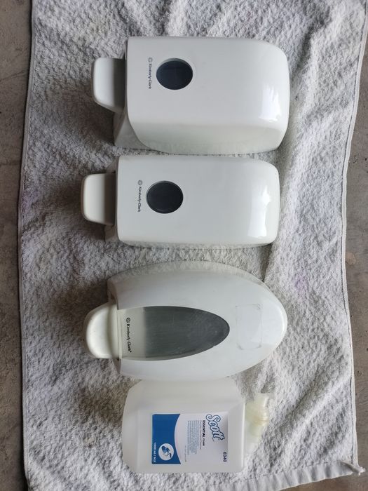 Kimberly Clark 3 dozatoare săpun sdu alte lichide în stare perfectă