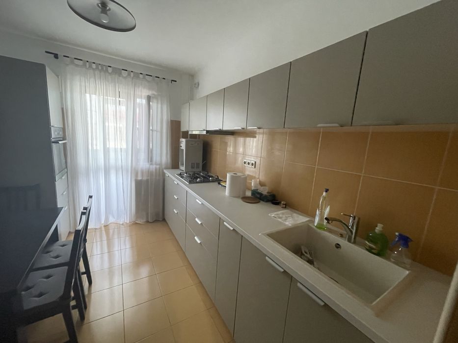 Vand apartament 2 camere, decomandat, 60mp (balcon inclus), bloc 1983