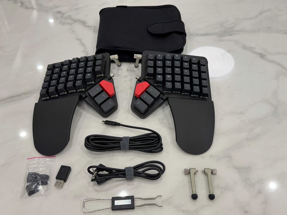 Ергономична gaming клавиатура ZSA Moonlander Mark 1 split keyboard | рядко за България