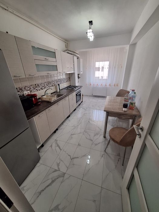 Vand apartament 2 camere 69mp,et2/4 cu lift