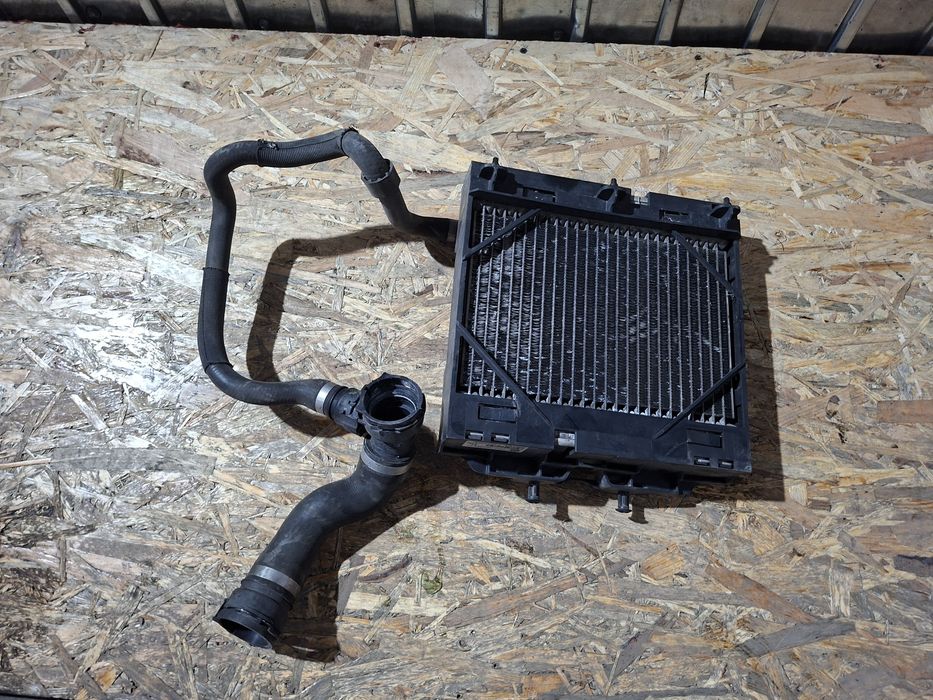Radiator Apa Auxiliar Dreapta BMW Seria 5 F10 F11, Seria 7 F01, Seria 6 F12, Cod 7802662 OE cu Furtunuri
