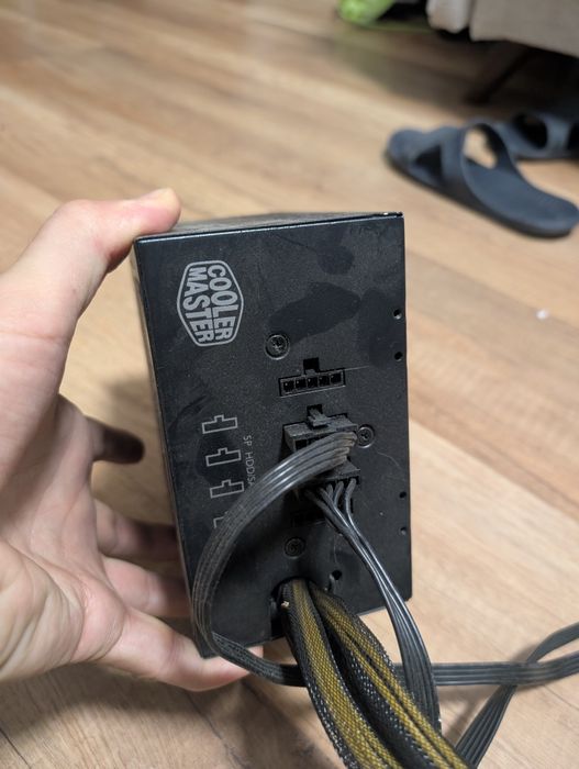 Захранващ блок 650W Gold НЕ работещ