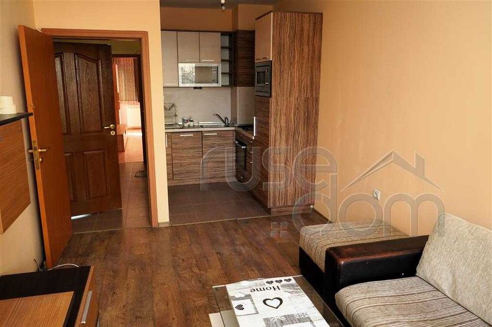 Продава се Тристаен апартамент в Русе, Център - 87 кв.м за 1641 €/кв.м - Снимка #4