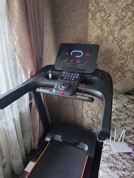 Продаётся беговая дорожка.